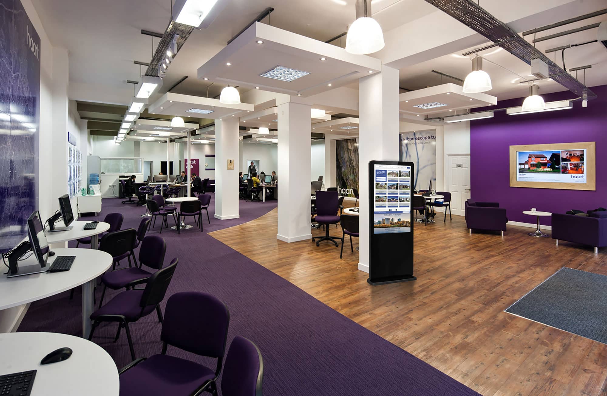 Indoor Totem kiosk For Real Estate Office